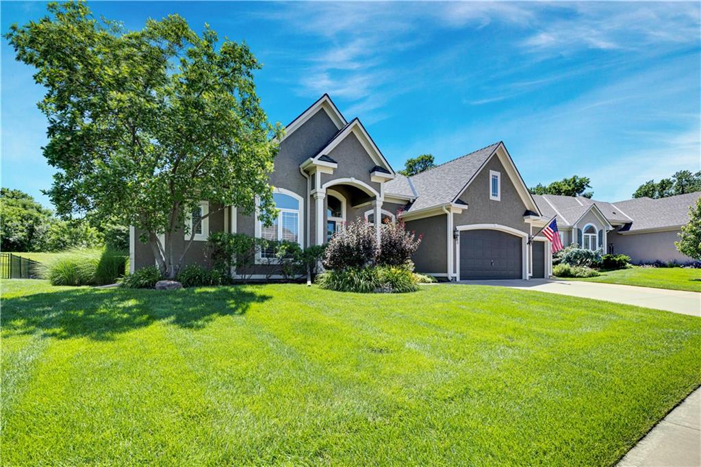 23603 W 72nd Ter, Shawnee, KS 66227