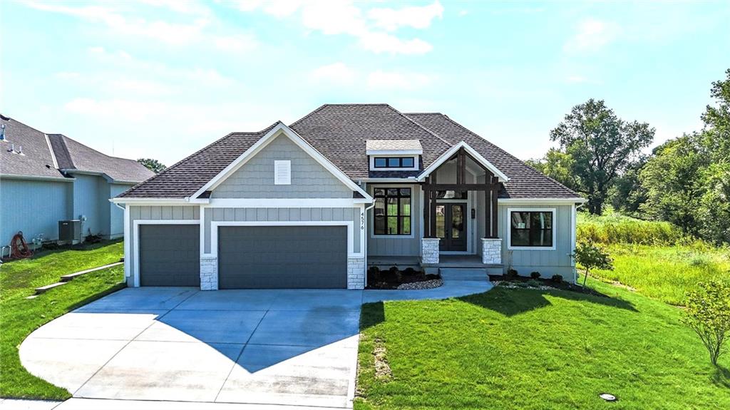 4137 Lake Shore Dr, Basehor, KS 66007