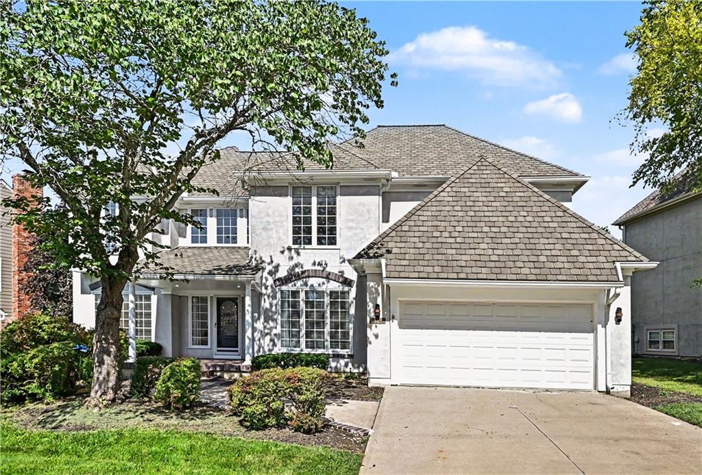 10240 S Northlake Ave, Olathe, KS 66061