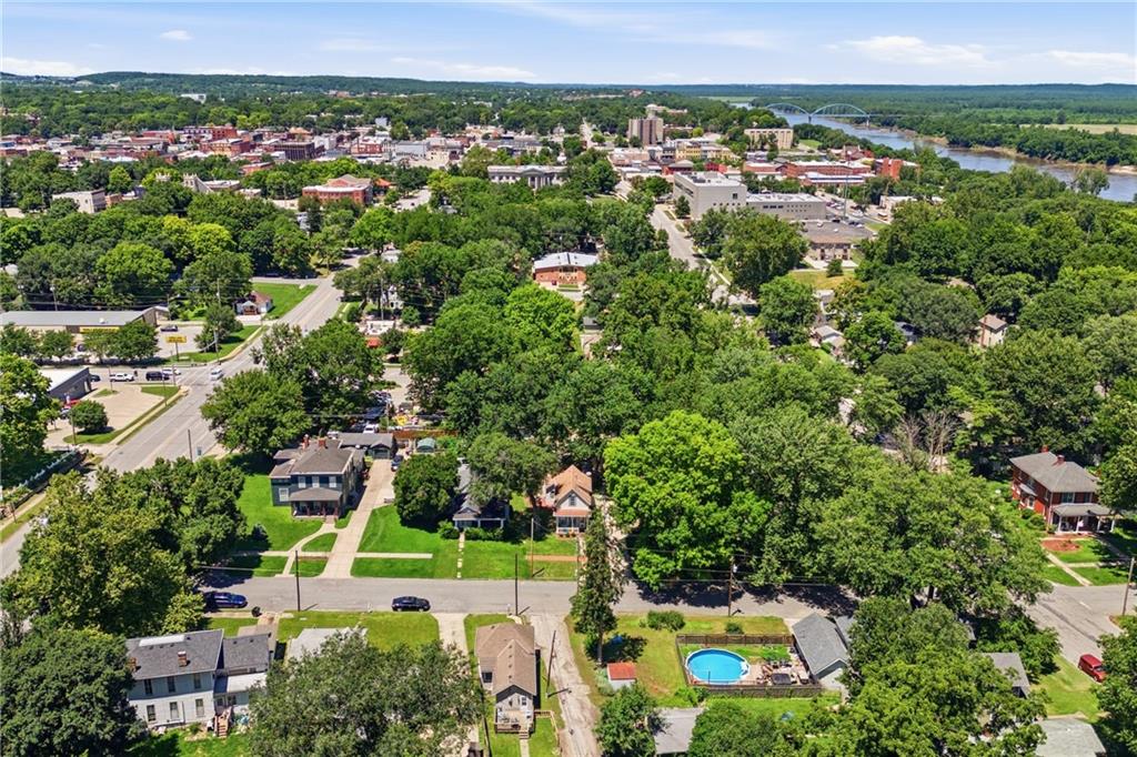 312 Pine St, Leavenworth, KS 66048