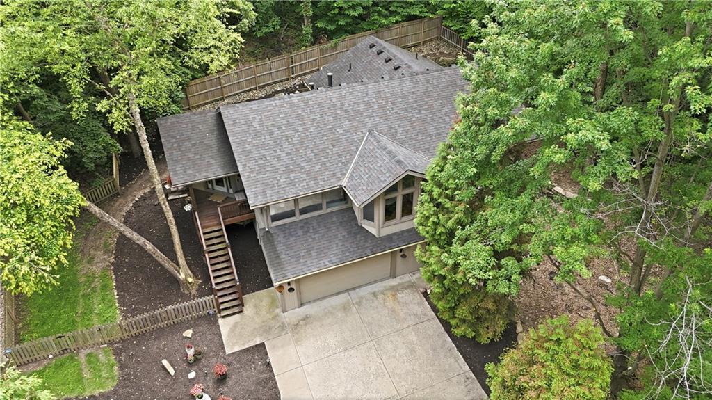 5316 NW Bluff Dr, Parkville, MO 64152