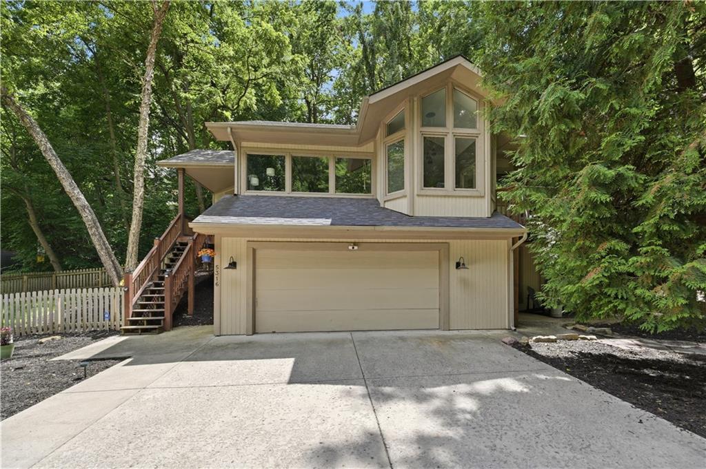 5316 NW Bluff Dr, Parkville, MO 64152