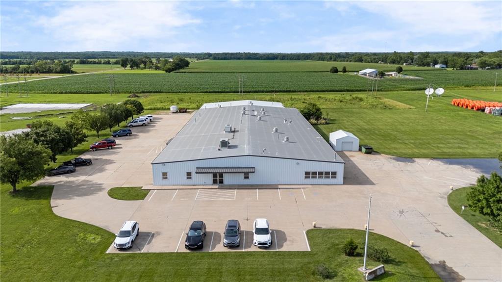 900 W Miller Rd, Iola, KS 66749