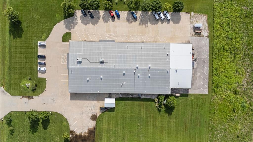 900 W Miller Rd, Iola, KS 66749