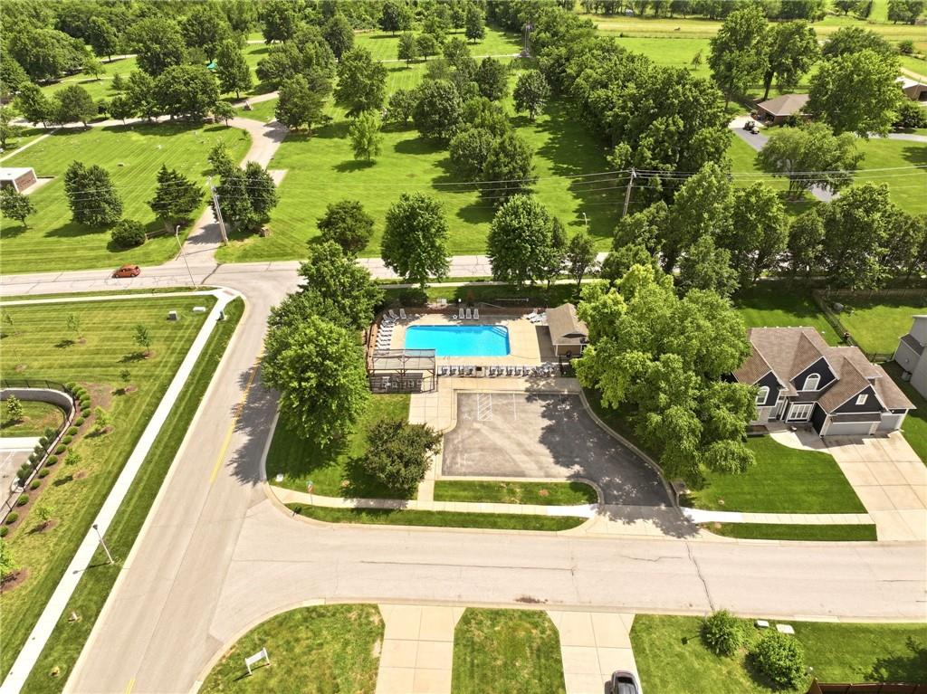 23536 W 73rd Ter, Shawnee, KS 66227