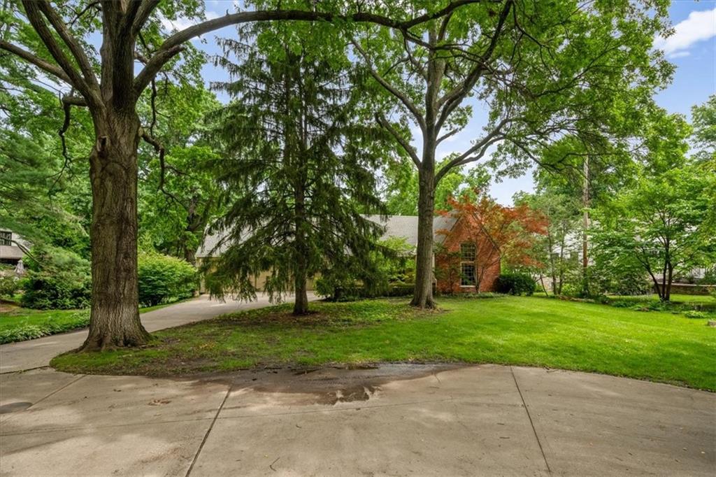 2326 W 95 St, Leawood, KS 66206