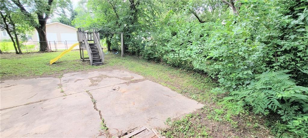 604 N Vermont St, Iola, KS 66749