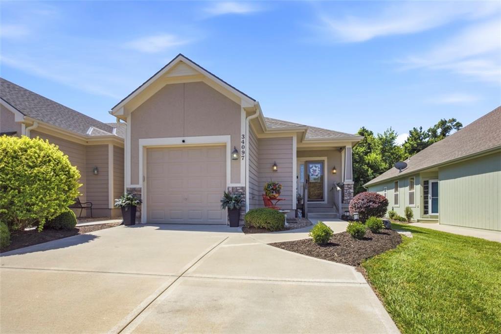 34097 W 90 Cir, De Soto, KS 66018