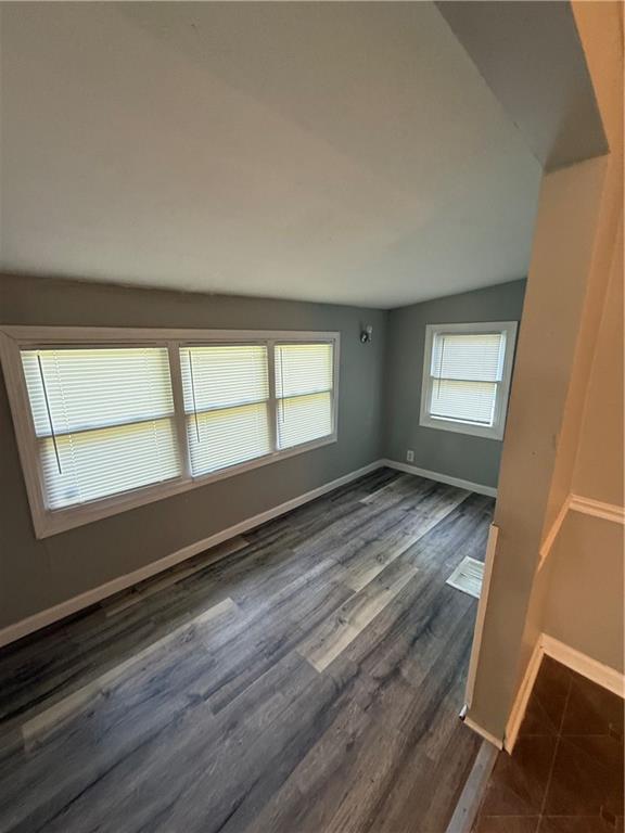 1614 S Mccoy St, Independence, MO 64055