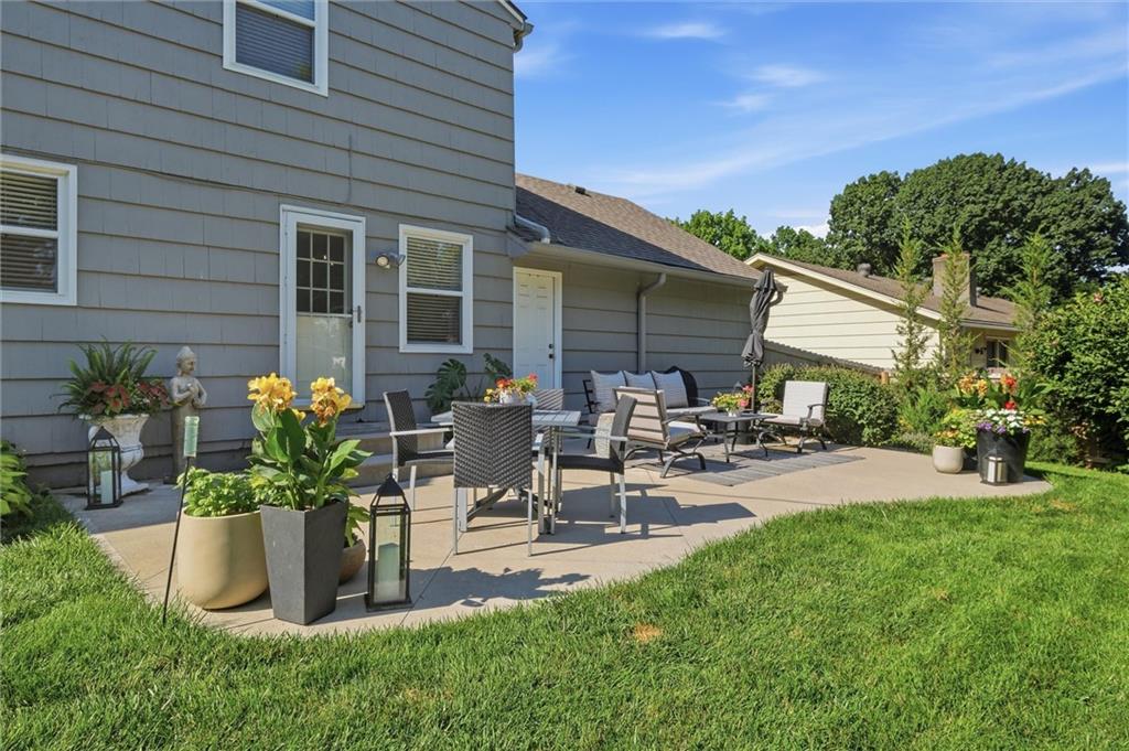 6018 W 85th Ter, Overland Park, KS 66207