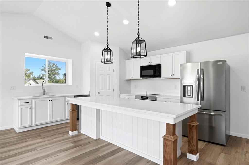 7847 Seneca Lake Rd, Ozawkie, KS 66070