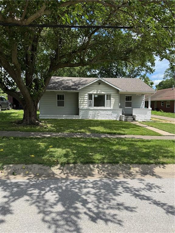 404 W Dakota St, Butler, MO 64730