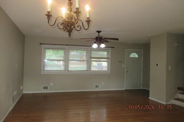 618 NW Kay Dr, Lee's Summit, MO 64063