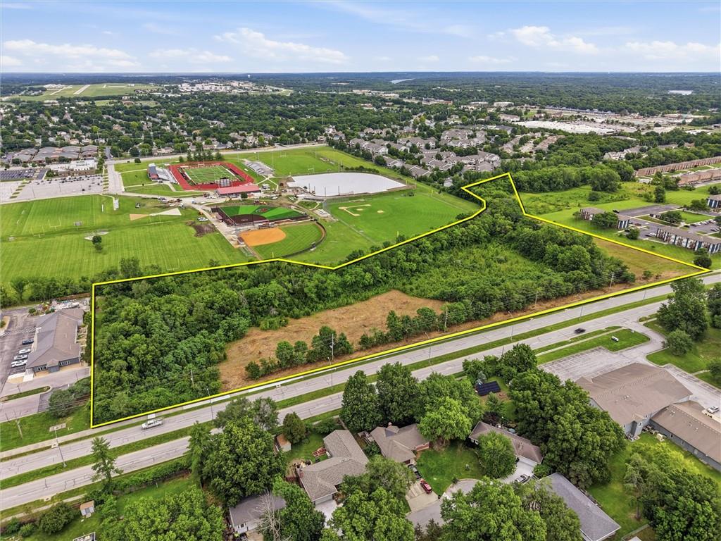 E Chipman Rd, Lee's Summit, MO 64063