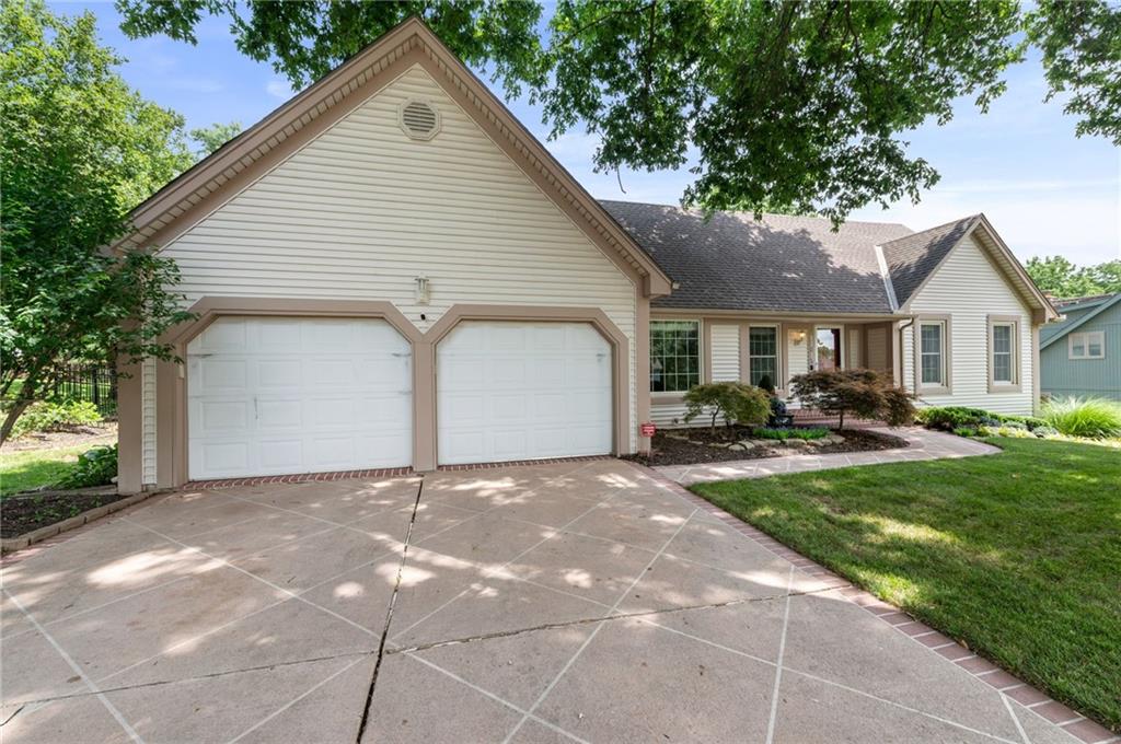 11815 Pennsylvania Ave, Kansas City, MO 64114