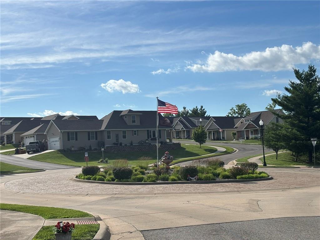 4810 S Creek Woods Dr, St Joseph, MO 64507