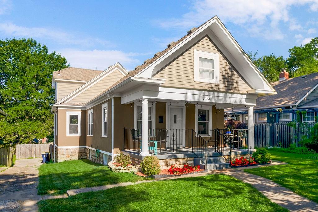 6028 Harrison St, Kansas City, MO 64110