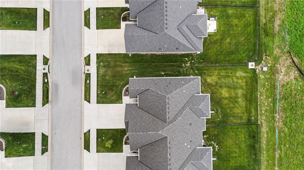804 NE Algonquin St, Lee's Summit, MO 64064