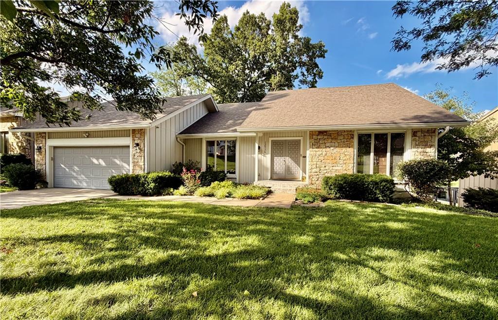 12926 W 76th Ter, Shawnee, KS 66216