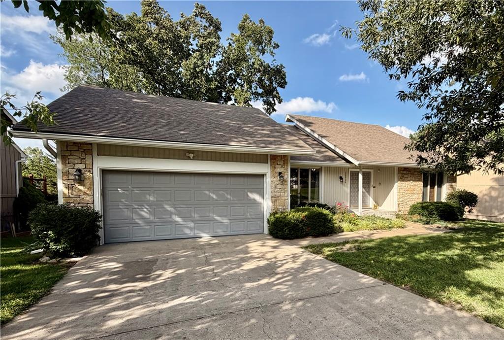 12926 W 76th Ter, Shawnee, KS 66216