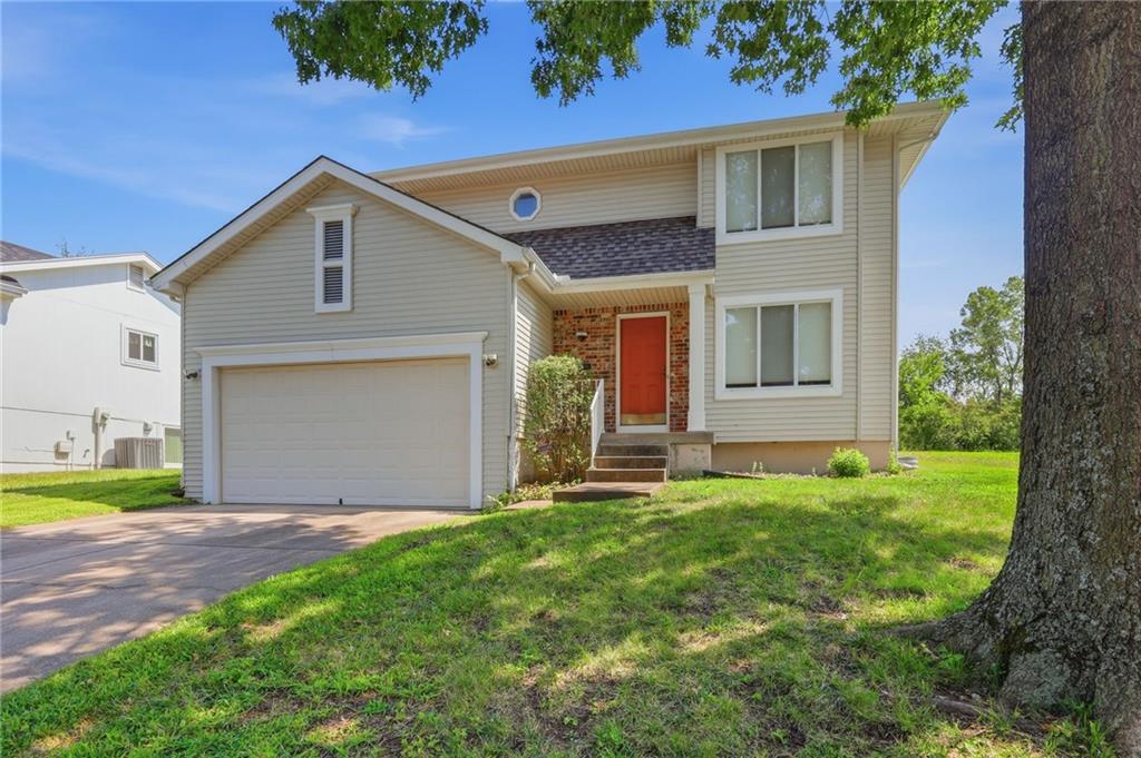 907 N 92nd St, Kansas City, KS 66112