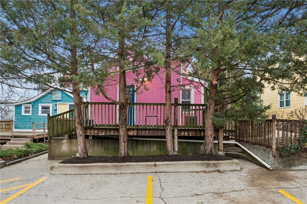 2518 Charlotte St, Kansas City, MO 64108