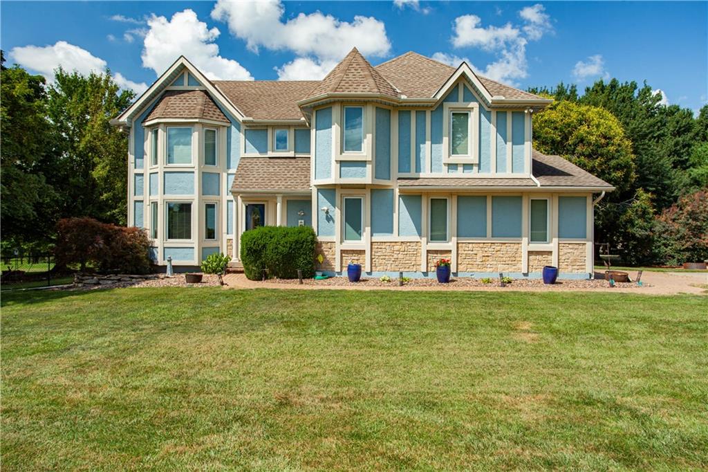 1090 NE Blackwell Rd, Lee's Summit, MO 64086