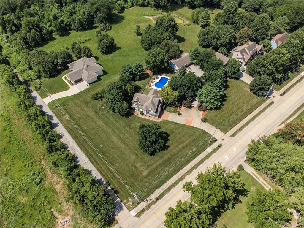 1090 NE Blackwell Rd, Lee's Summit, MO 64086