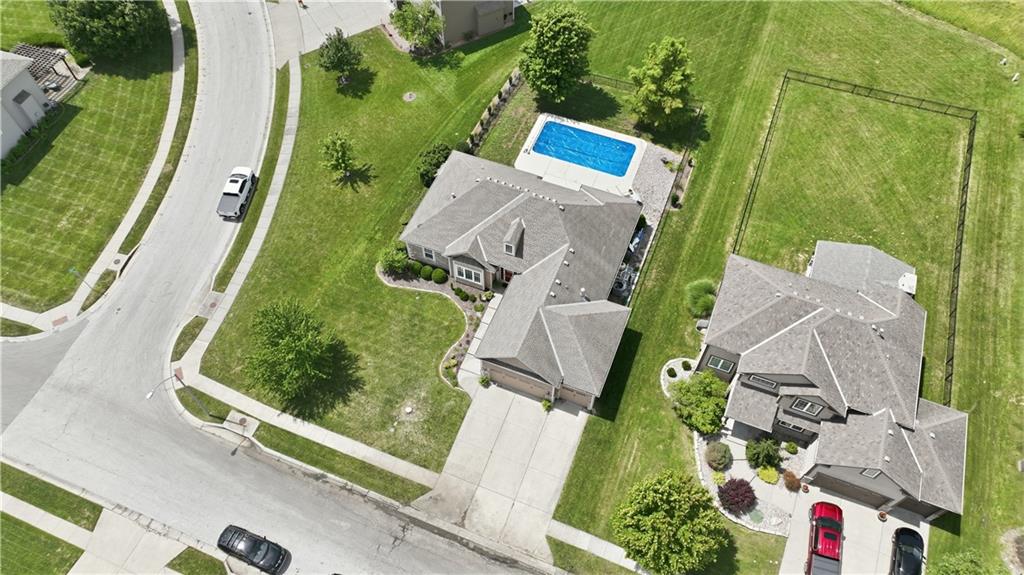 1416 Cross Creek Dr, Raymore, MO 64083