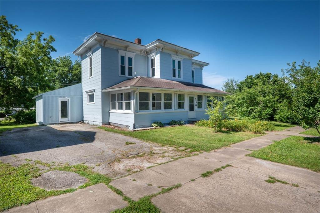 406 E 4th St, Cameron, MO 64429