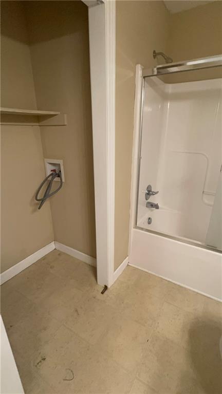 9021 Gala Dr, Lee's Summit, MO 64064