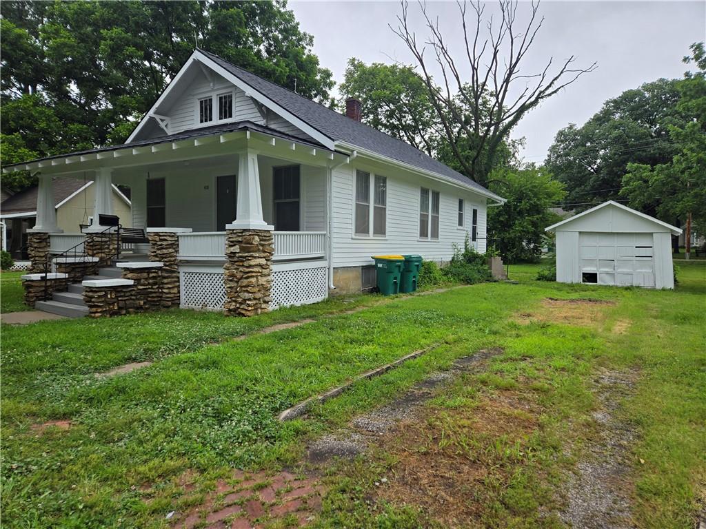 408 E Miami St, Paola, KS 66071