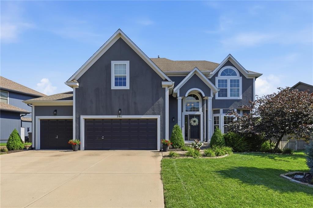 5911 Theden St, Shawnee, KS 66218