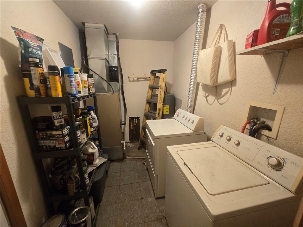 704 Central St, Wellington, MO 64097