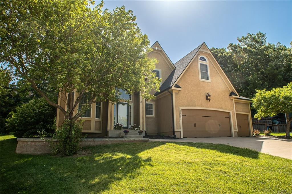 22402 W 45th St, Shawnee, KS 66226