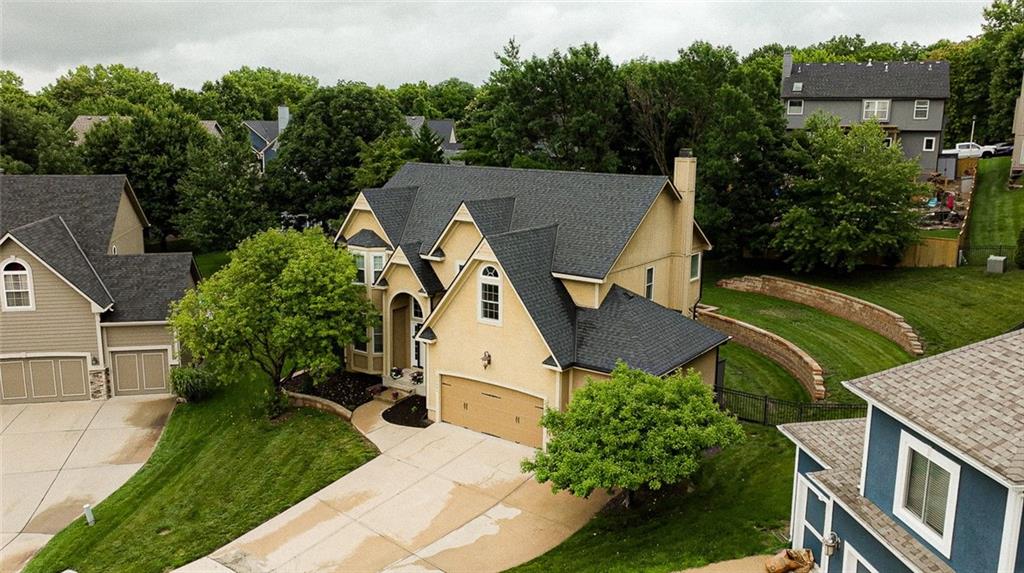 22402 W 45th St, Shawnee, KS 66226