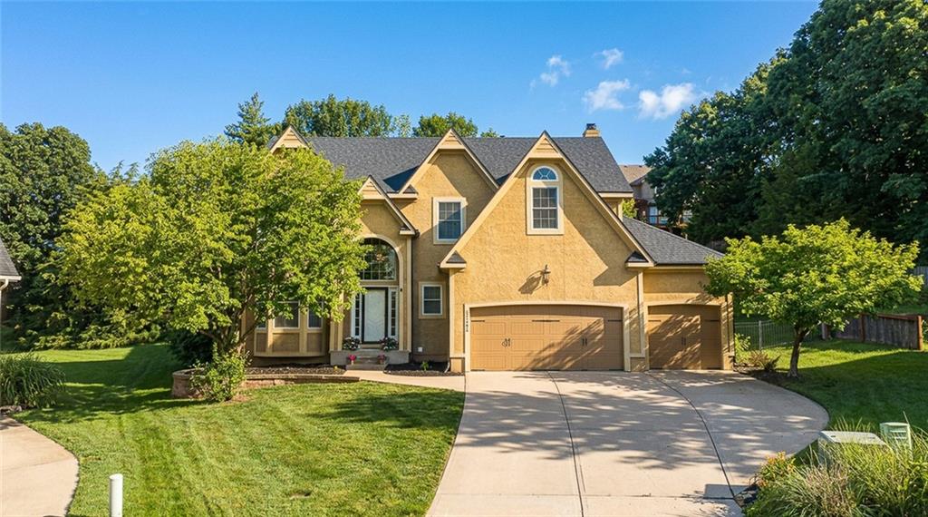 22402 W 45th St, Shawnee, KS 66226