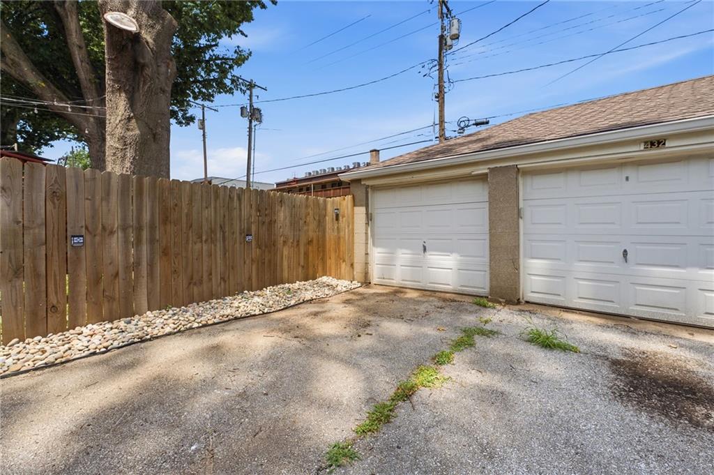 430 E 63rd Ter, Kansas City, MO 64110