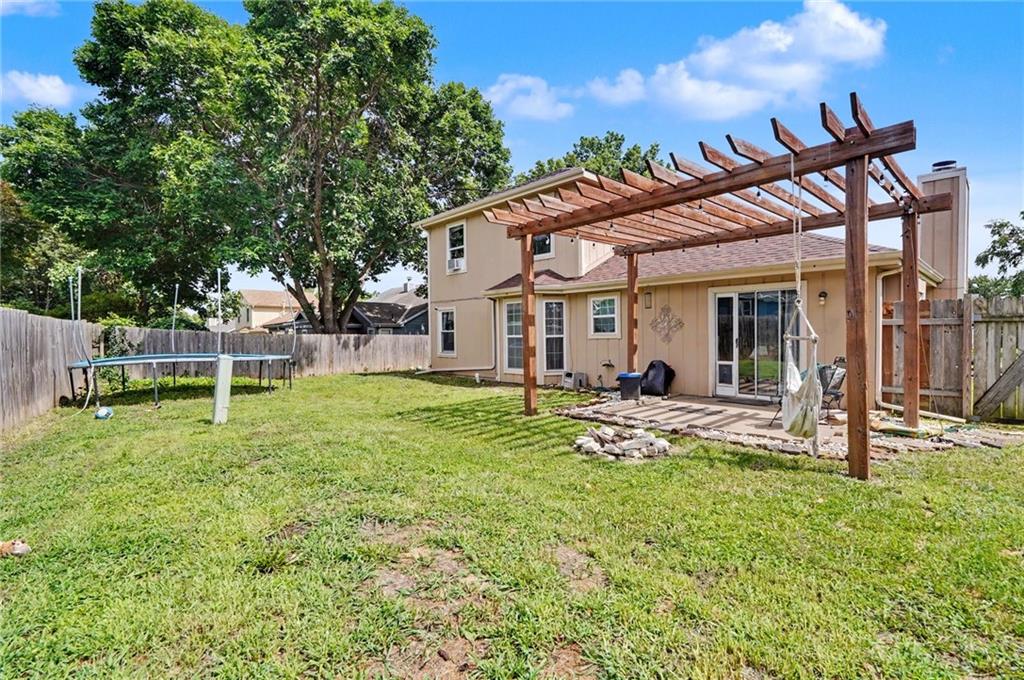 3028 W 30th Ct, Lawrence, KS 66047
