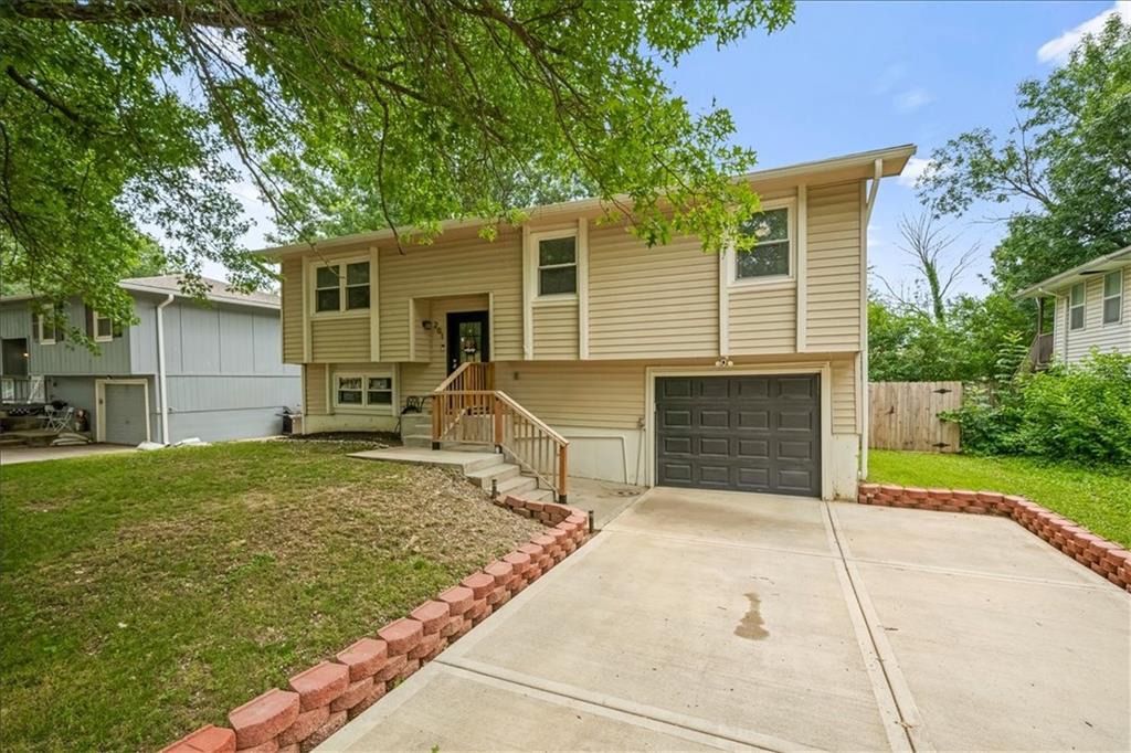 201 W Martin St, Edgerton, KS 66021
