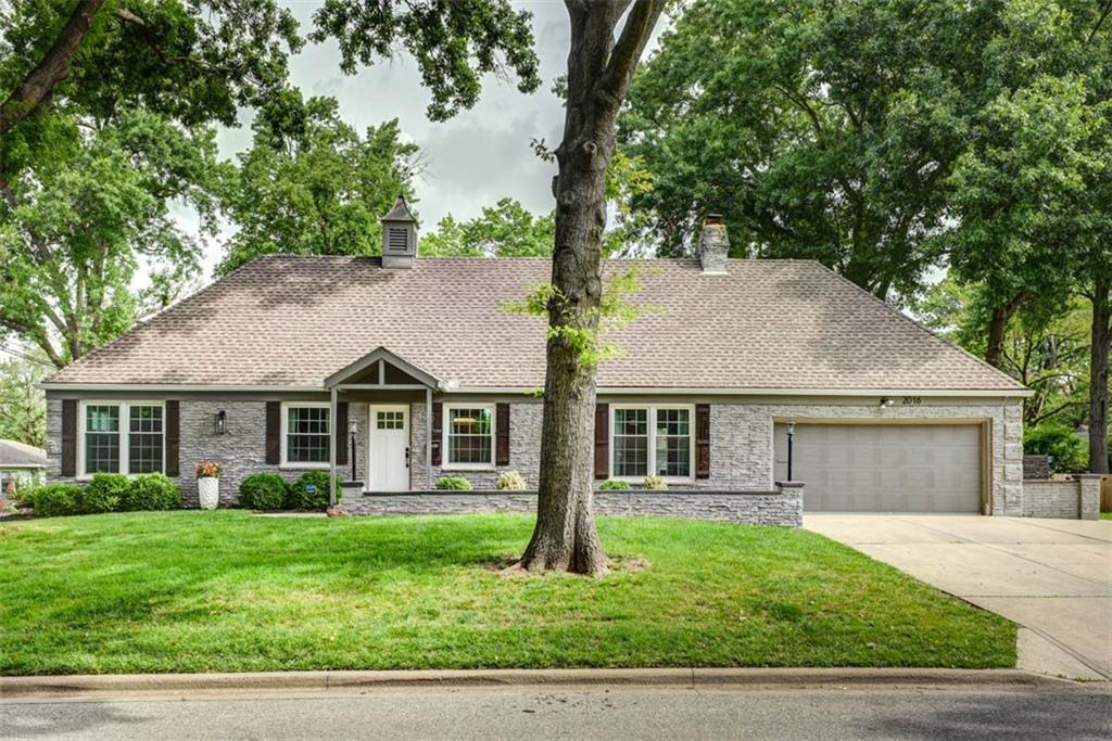 2016 W 83rd Ter, Leawood, KS 66206