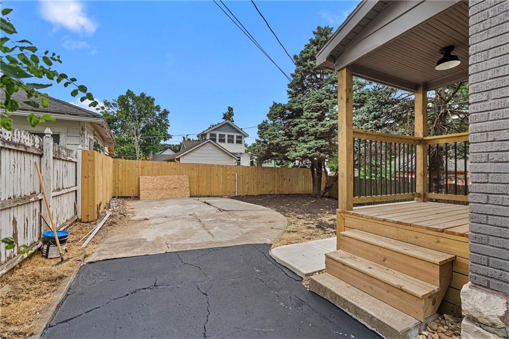 1903 Elizabeth Ave, Kansas City, KS 66102
