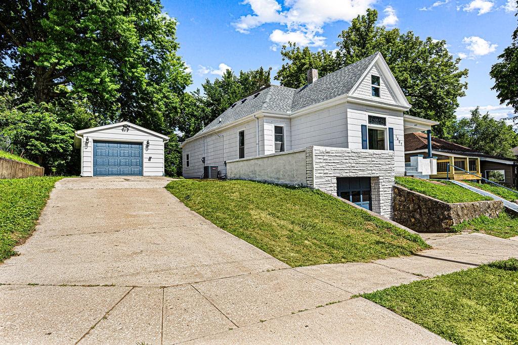 1407 N 2nd St, St Joseph, MO 64505