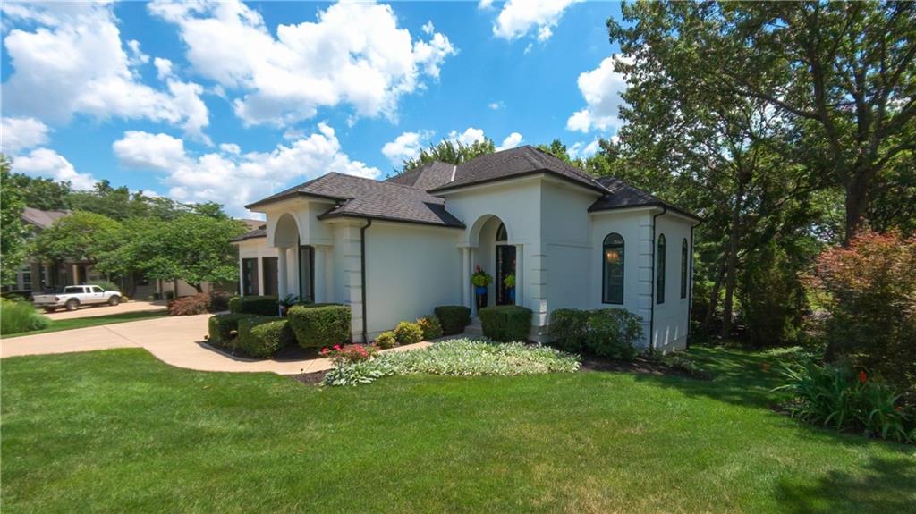 10561 Walmer St, Overland Park, KS 66212