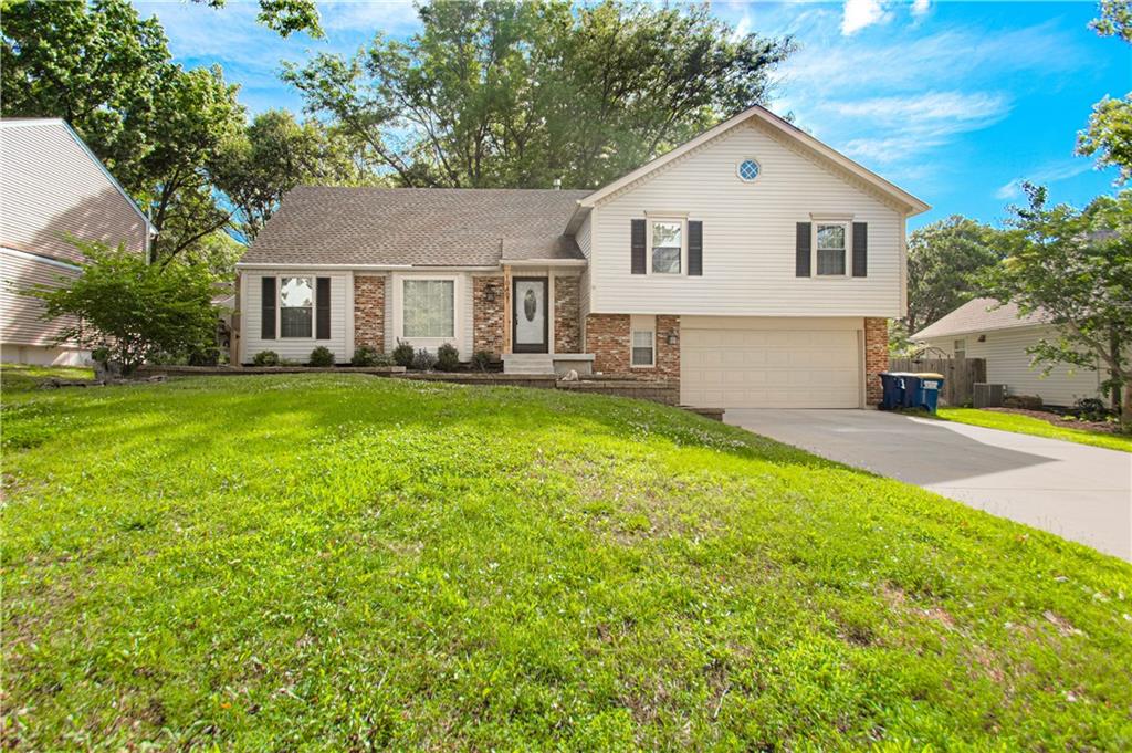 10407 Long St, Overland Park, KS 66215