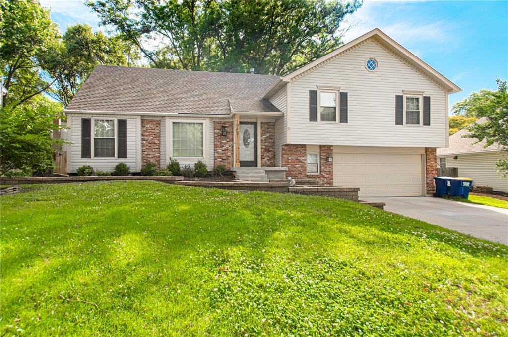 10407 Long St, Overland Park, KS 66215