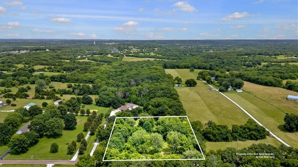 7411 S Arnett Rd, Grain Valley, MO 64029