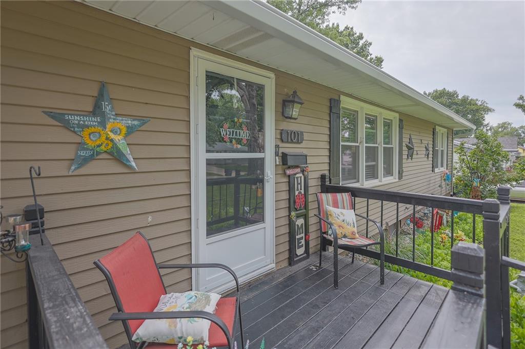 101 Crest Dr, Excelsior Springs, MO 64024