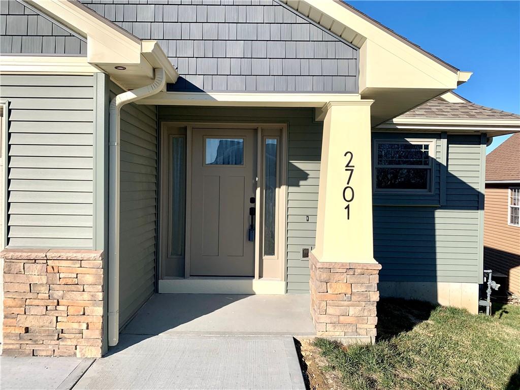 2701 Meadow Rg, St Joseph, MO 64504