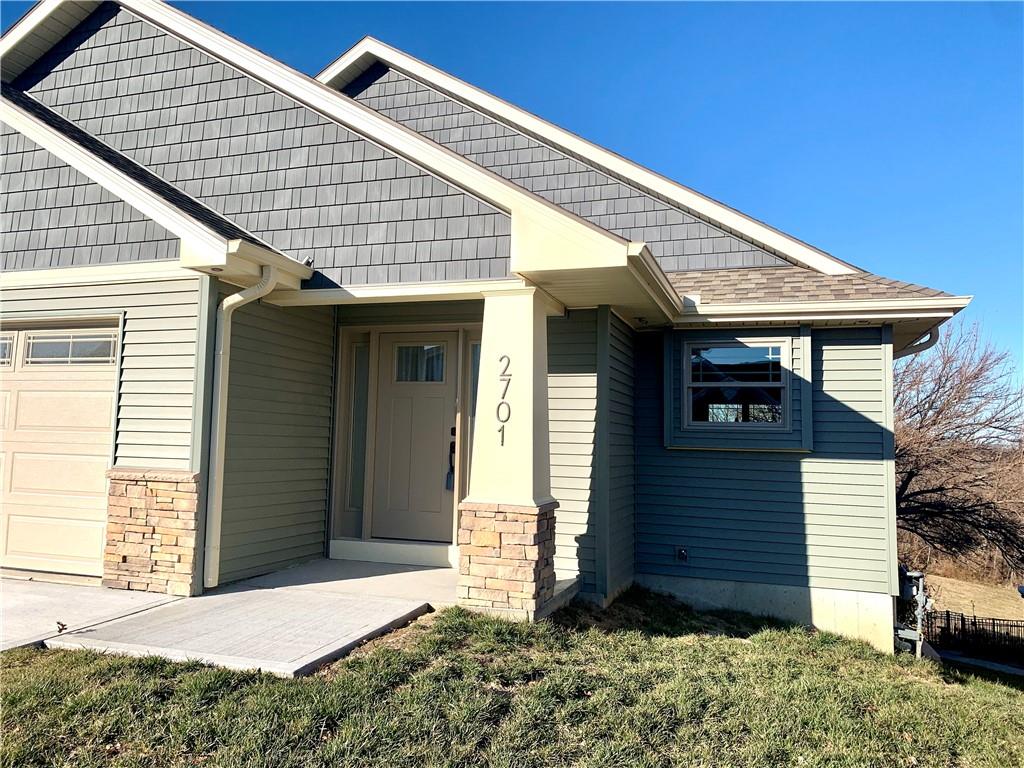 2701 Meadow Rg, St Joseph, MO 64504